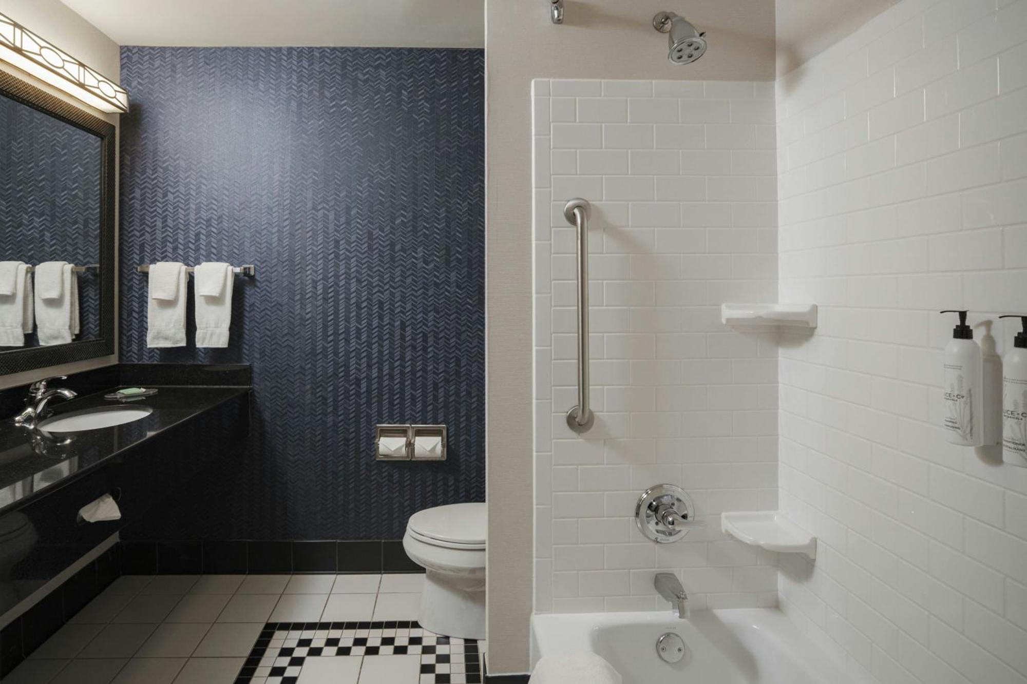 Fairfield Inn & Suites Louisville East Exteriör bild