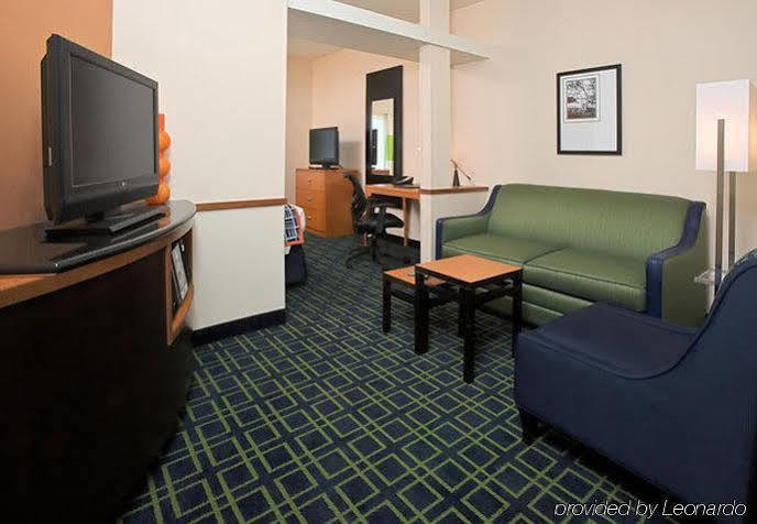 Fairfield Inn & Suites Louisville East Exteriör bild